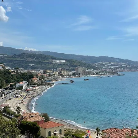 Nyaraló In The Historic Center Of Taggia 3Km From The Beaches *